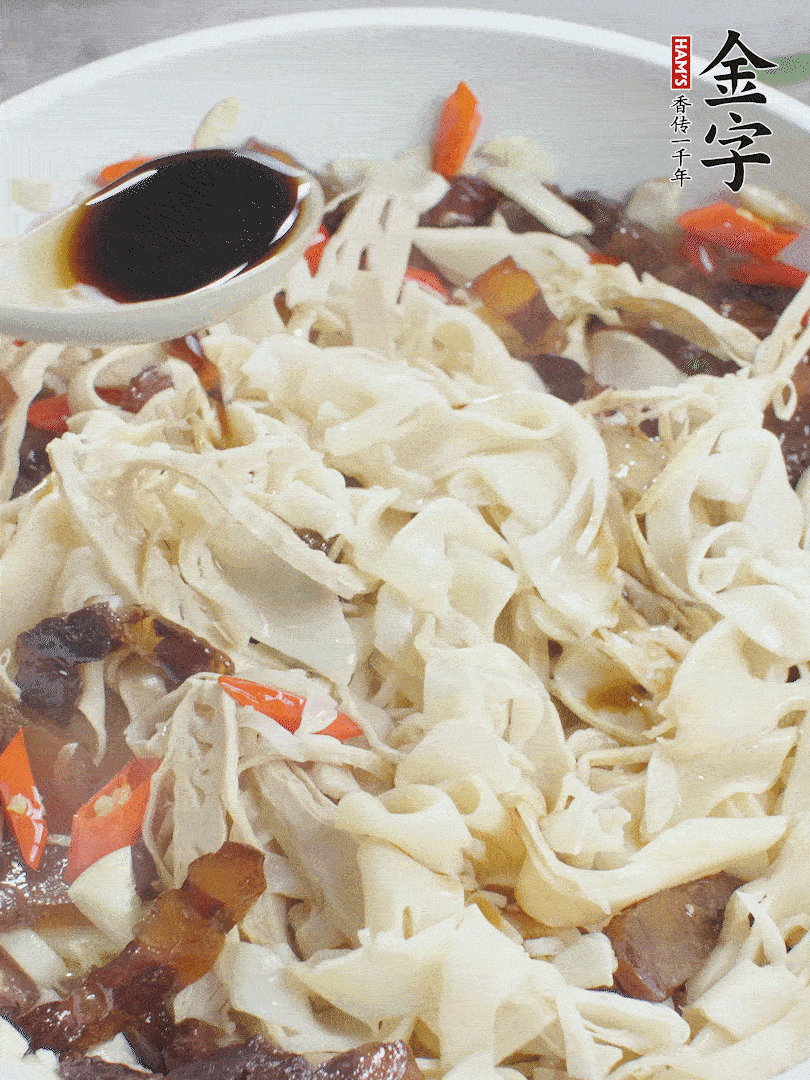 下糯米筍，淋一點(diǎn)生抽、蠔油調(diào)味。