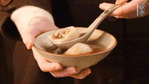 新的一年，我們還是要吃好喝好哦，祝大家元宵快樂！