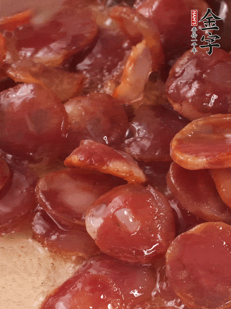 絲苗米洗凈后，用1.5倍水煮至6分熟（偏硬的質(zhì)地），網(wǎng)篩撈起瀝干水分備用。