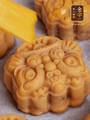 冷卻5分鐘刷上蛋液，160℃再烤10分鐘，回油1晚更香